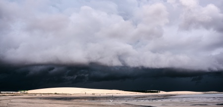 An environmental storm brewing over the famous dune of Jeri